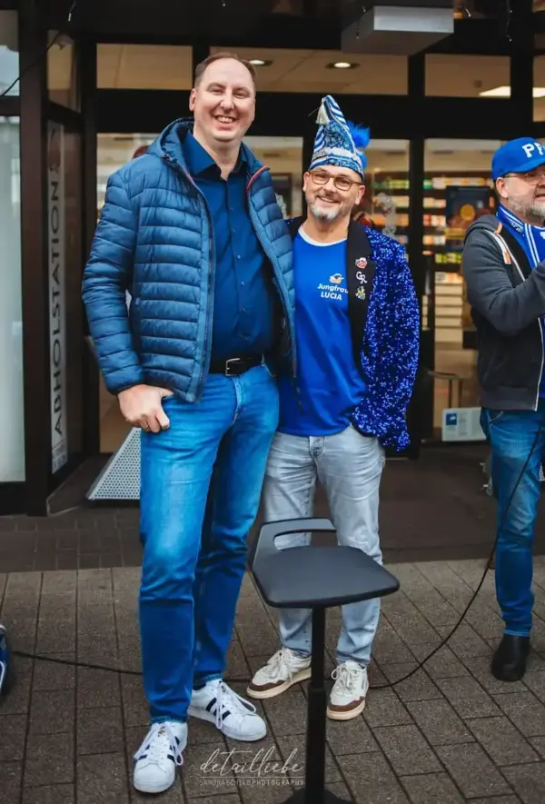 Lucia mit Ex-Jungfrau Karla